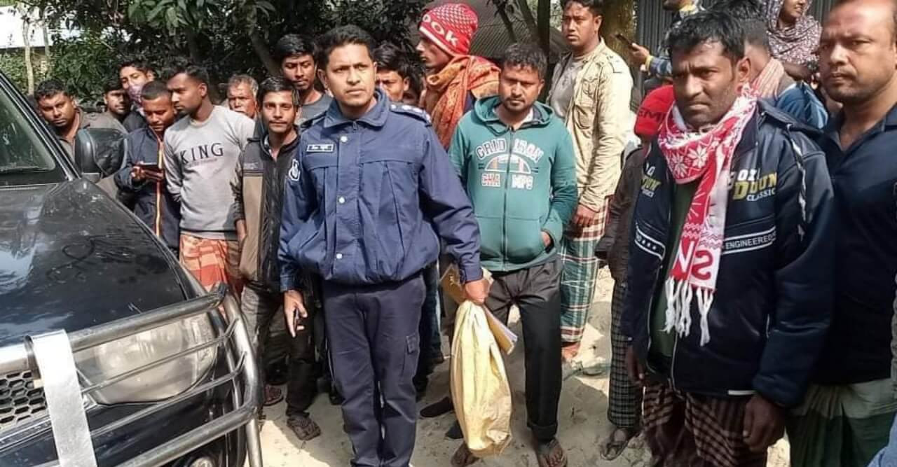 স্ত্রীকে গলা কেটে হত্যা করল স্বামী