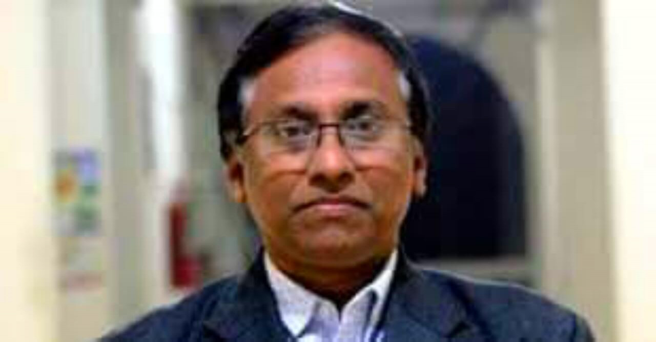 কুবি রেজিস্ট্রারের অপসারণের দাবি নিয়ে কর্মকর্তাদের উচ্চবাচ্য
