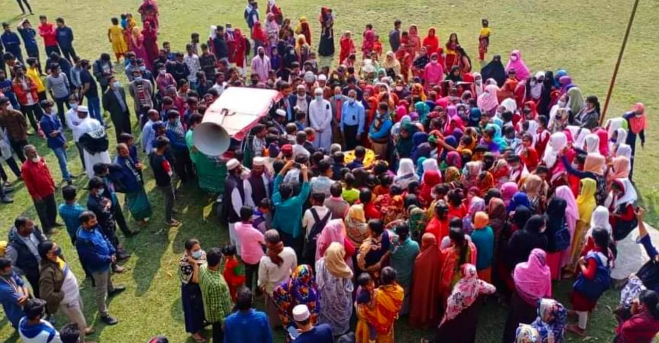 একমাস পরে লাশ হয়ে স্কুলে ফিরলেন শিক্ষাকা