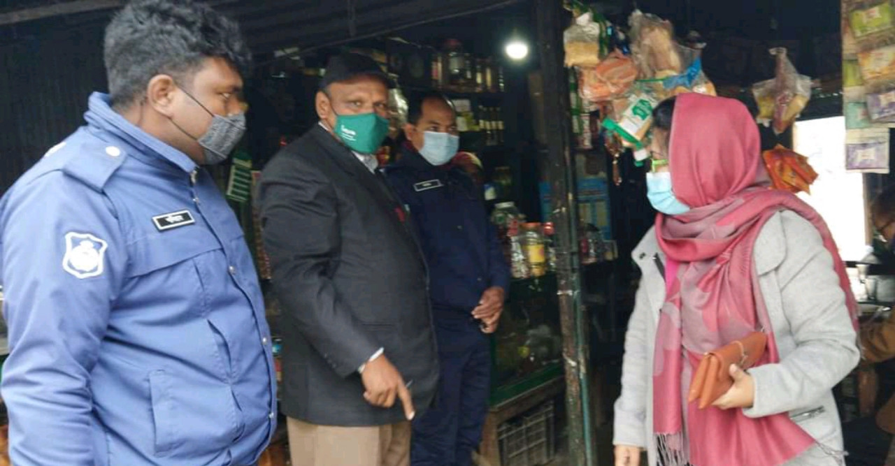 ডোমারে ভ্রাম্যমাণ আদালতের মাধ্যমে জরিমানা আদায়
