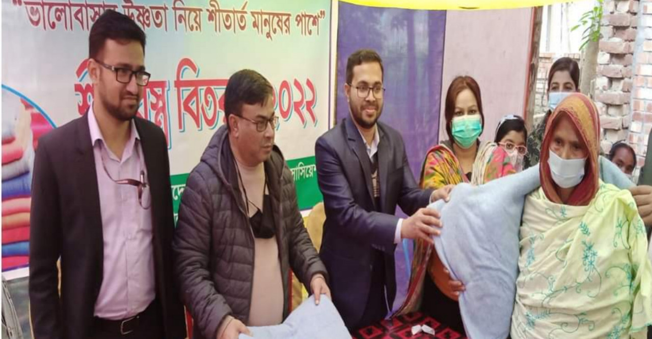 ডোমারে ‘রেজিস্ট্রেশন সার্ভিস এসোসিয়েশন’ এর উদ্যোগে শীতবস্ত্র বিতরণ