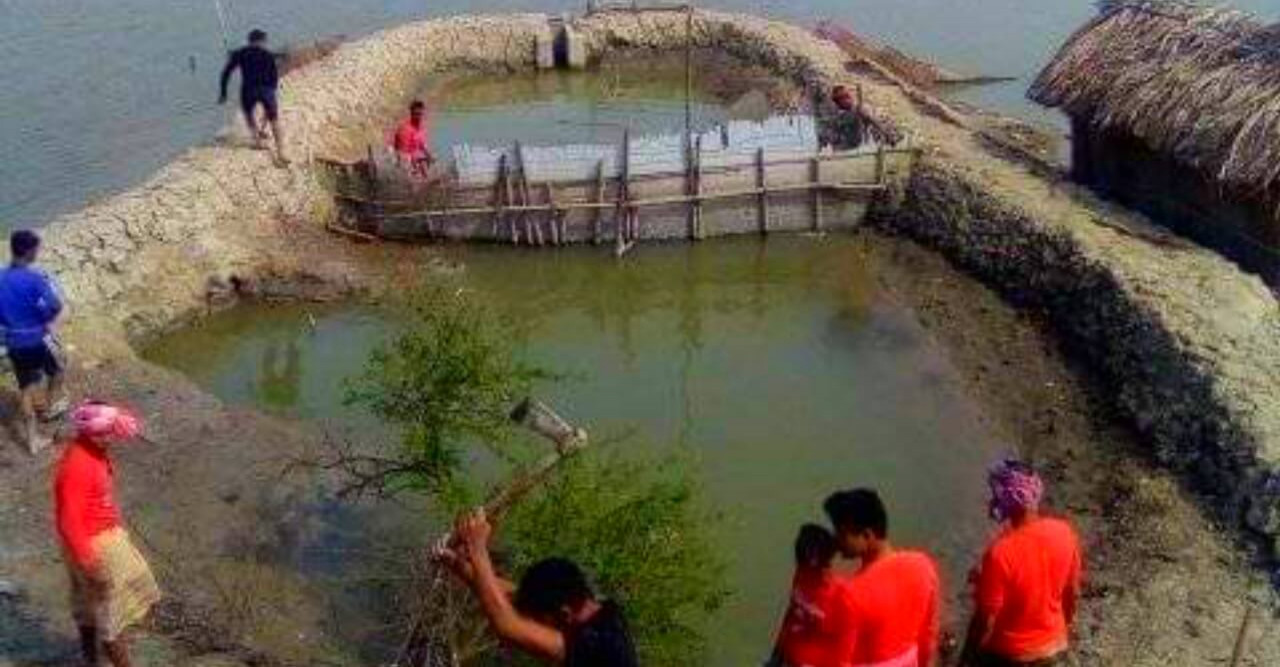 সুইচ গেট অপসারণের কার্যক্রমে অনিয়ম পাউবো কর্মকর্তার