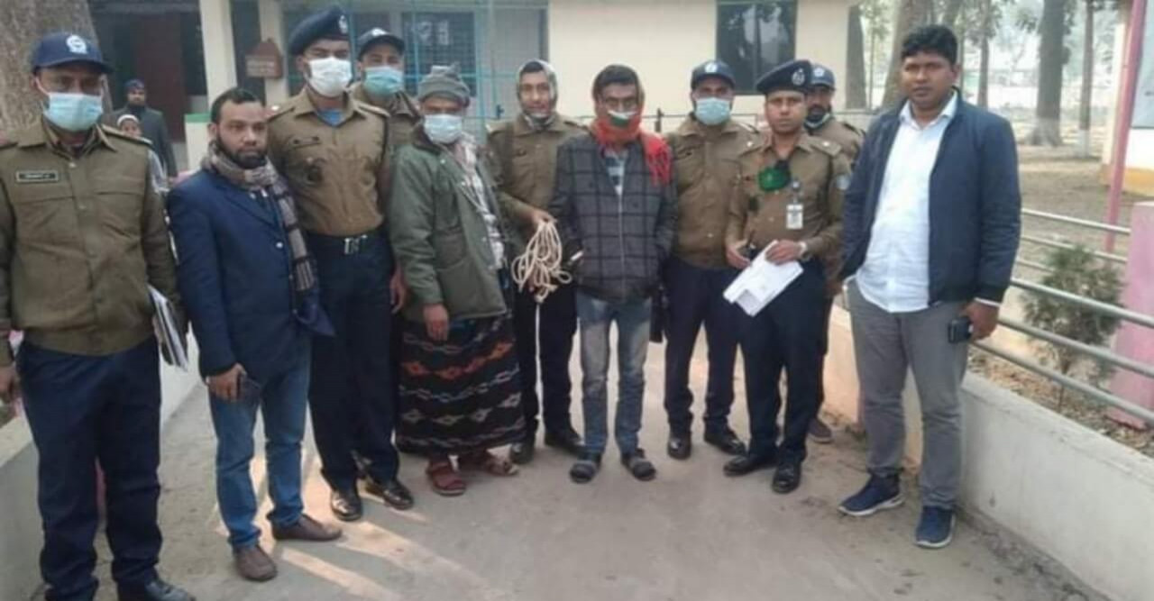 রেলওয়ে স্টেশনে ভ্রাম্যমান আদালতের অভিযান: টিকিট কালোবাজারি'র কারাদণ্ড