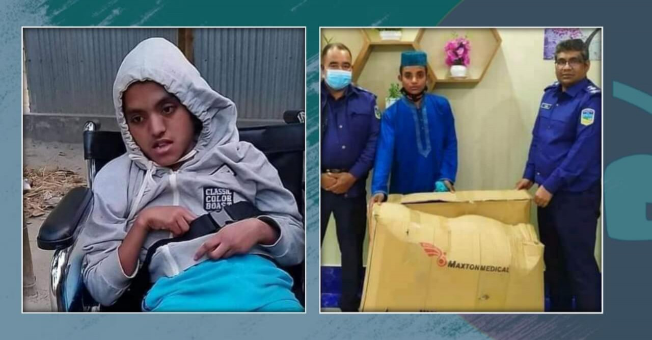 দুই প্রতিবন্ধী কিশোর পেলো পুলিশ সুপারের হুইল চেয়ার
