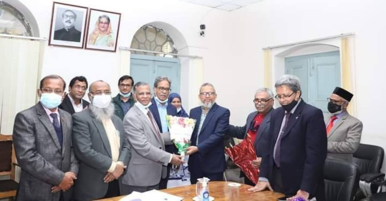 জবির লাইফ এন্ড আর্থ সায়েন্স অনুষদের নব নিযুক্ত ডিন অধ্যাপক ড. মোঃ মনিরুজ্জামান
