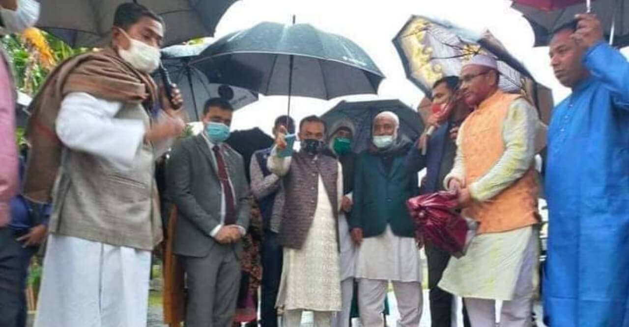 নেত্রকোণায় ত্রিমোহনী বদ্ধভূমি নির্মাণের স্থান পরিদর্শন