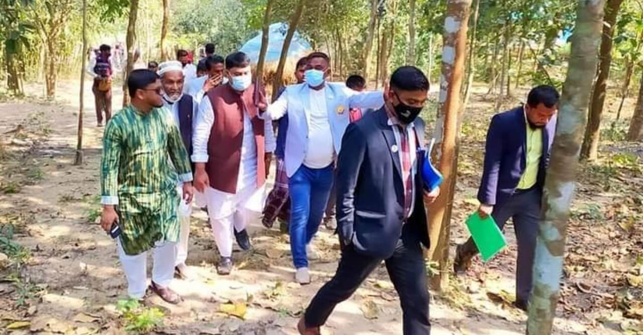 প্রস্তাবিত শেখ রাসেল মিনি স্টেডিয়াম পরিদর্শনে যুব ও ক্রীড়া মন্ত্রণালয়ের সচিব