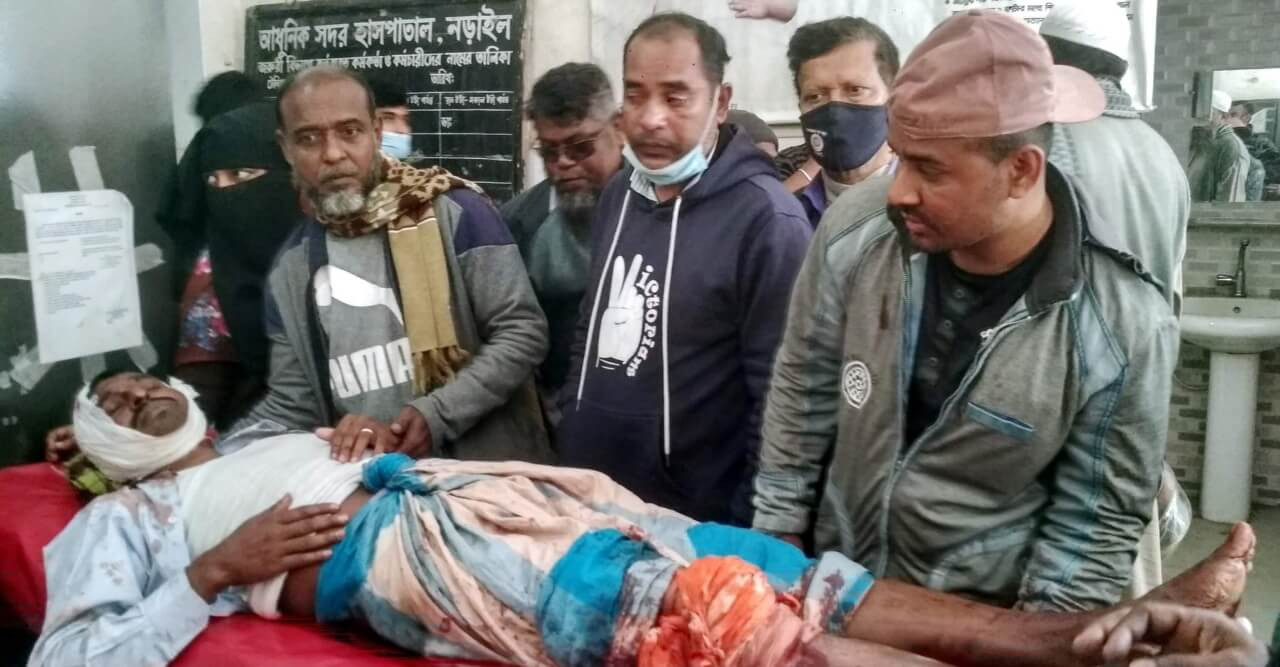 নড়াইলের লোহাগড়ায় আ’লীগ নেতাকে কুপিয়ে হত্যার চেষ্টা