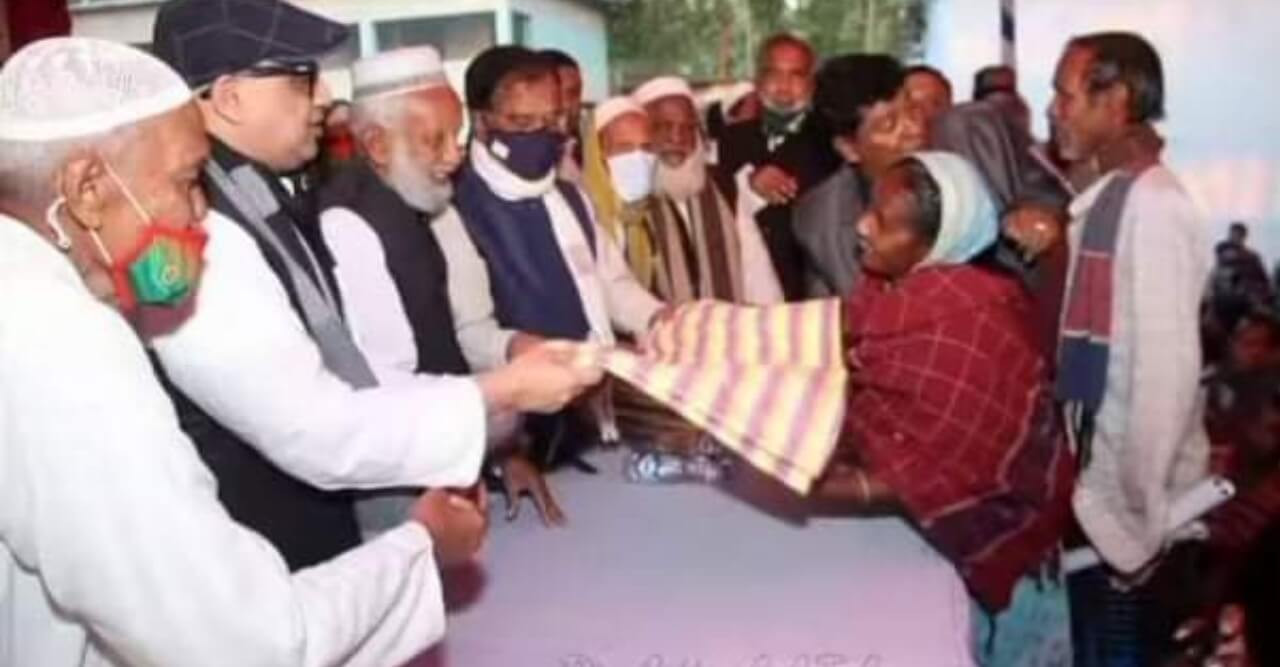 সরিষাবাড়ীতে সাবেক তথ্য ও সম্প্রচার প্রতিমন্ত্রীর শীতবস্ত্র বিতরণ