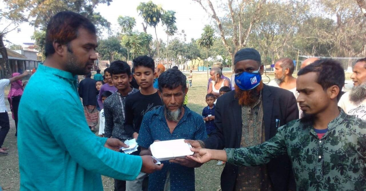 বাংলাদেশ জমঈয়তে আহলে হাদীস কর্তৃক খাদ্য বিতরণ