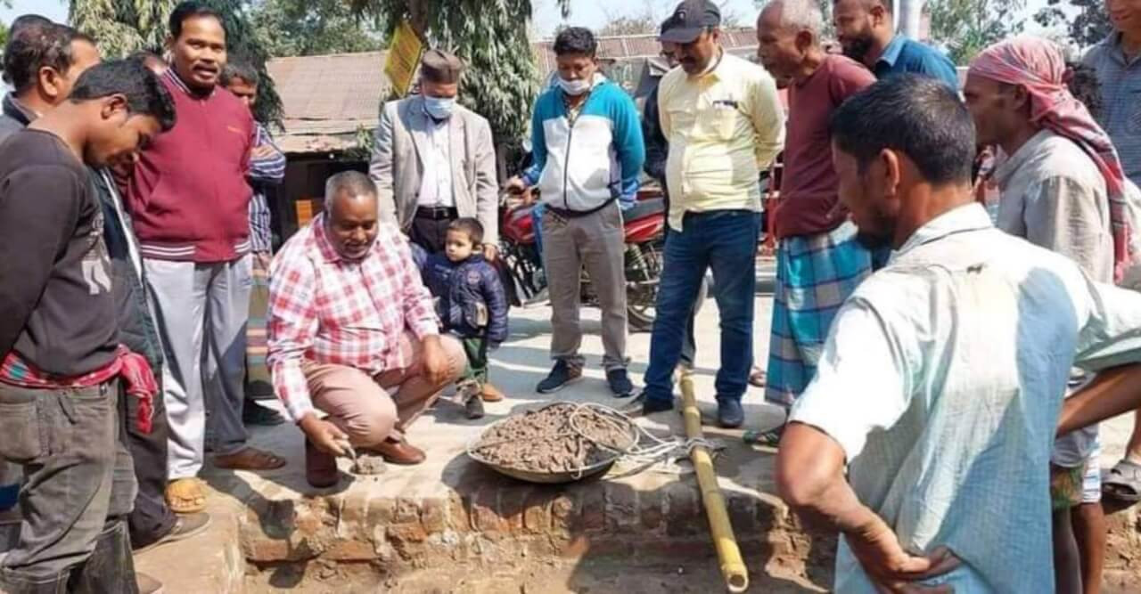 বনওয়ারী মোড়–ডোমার বাজার সড়কের আরসিসি ঢালাই কাজের উদ্বোধন