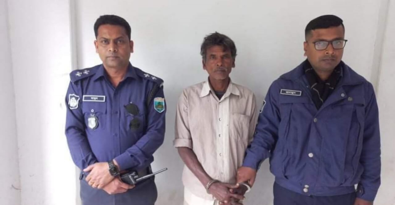 গোমস্তাপুরে শিশু হত্যাকান্ডের রহস্য উদঘাটন, তুচ্ছ ঘটনায় হত্যা!