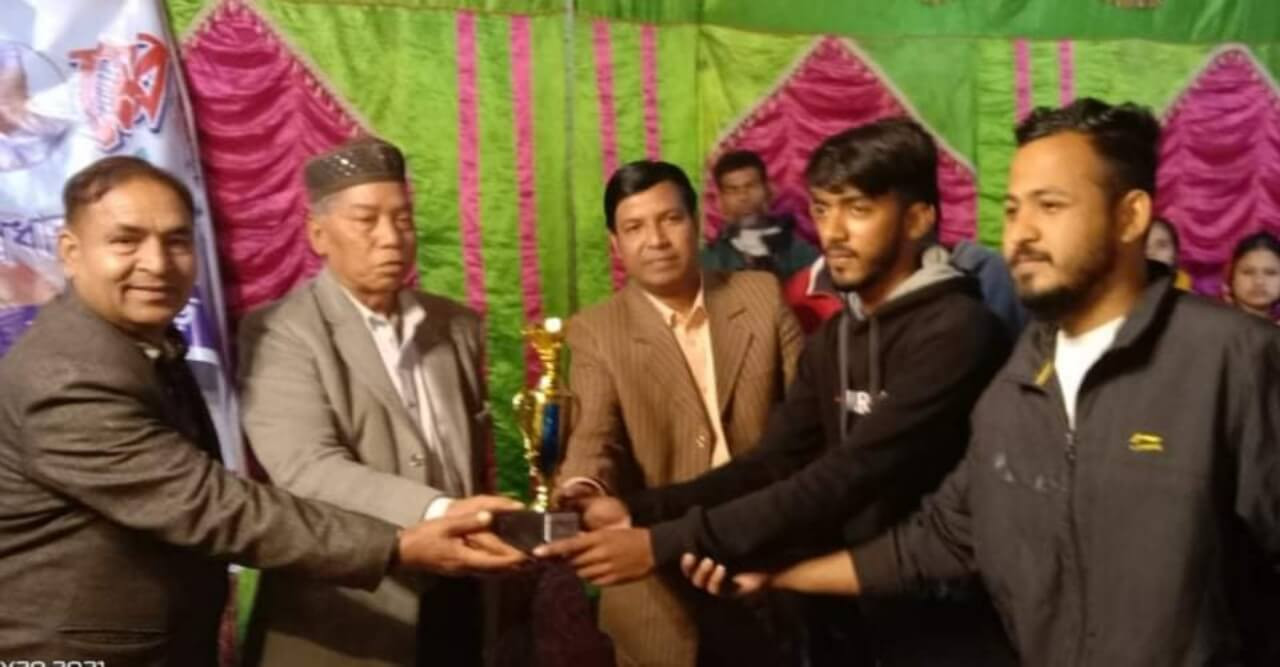 ডোমারে ‘মেয়র ব্যাডমিন্টন টুর্নামেন্ট’ এর ফাইনাল অনুষ্ঠিত