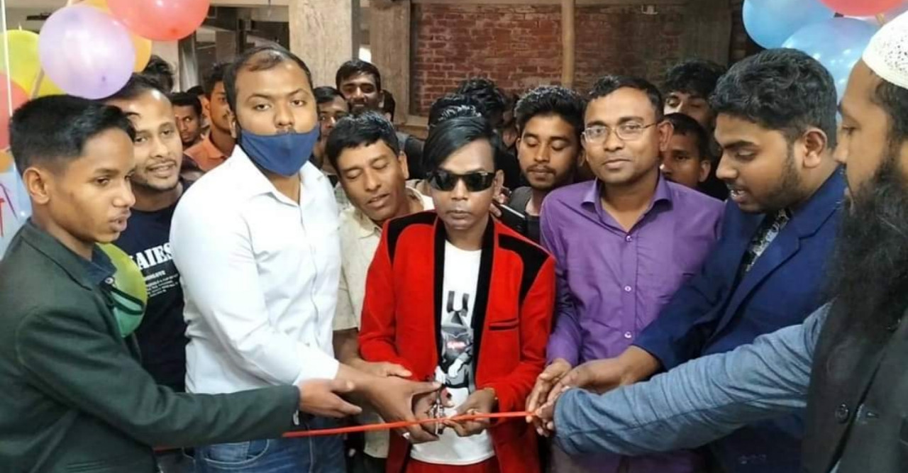 চট্রগ্রামের সুরাইয়া এন্টারপ্রাইজে'র উদ্বোধন করলেন হিরো আলম
