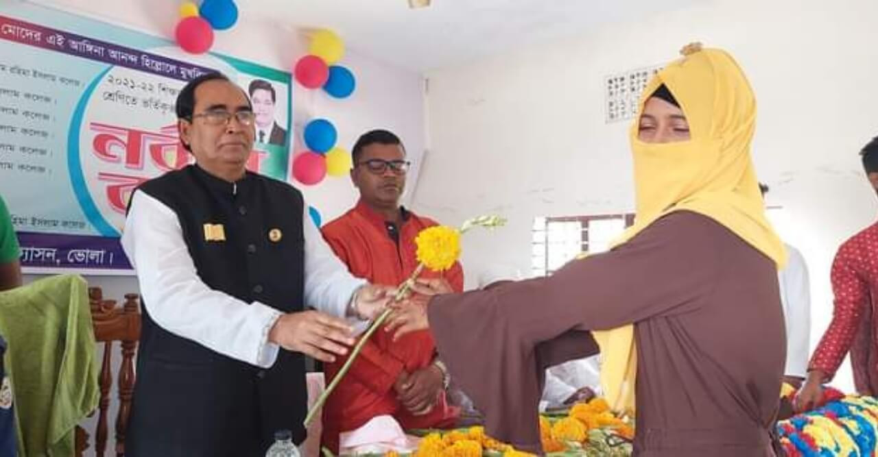 জমকালো আয়োজনে নবীনদের বরণ করল বেগম রহিমা ইসলাম কলেজ