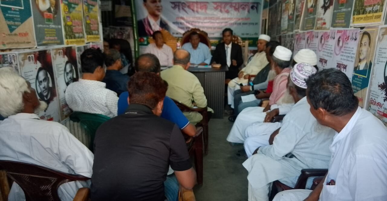 নির্ধারিত সময়ের মধ্যে বাধেঁর কাজ শেষ না হওয়ায় সুনামগঞ্জ জেলা কৃষকদলের সংবাদ সম্মেলন