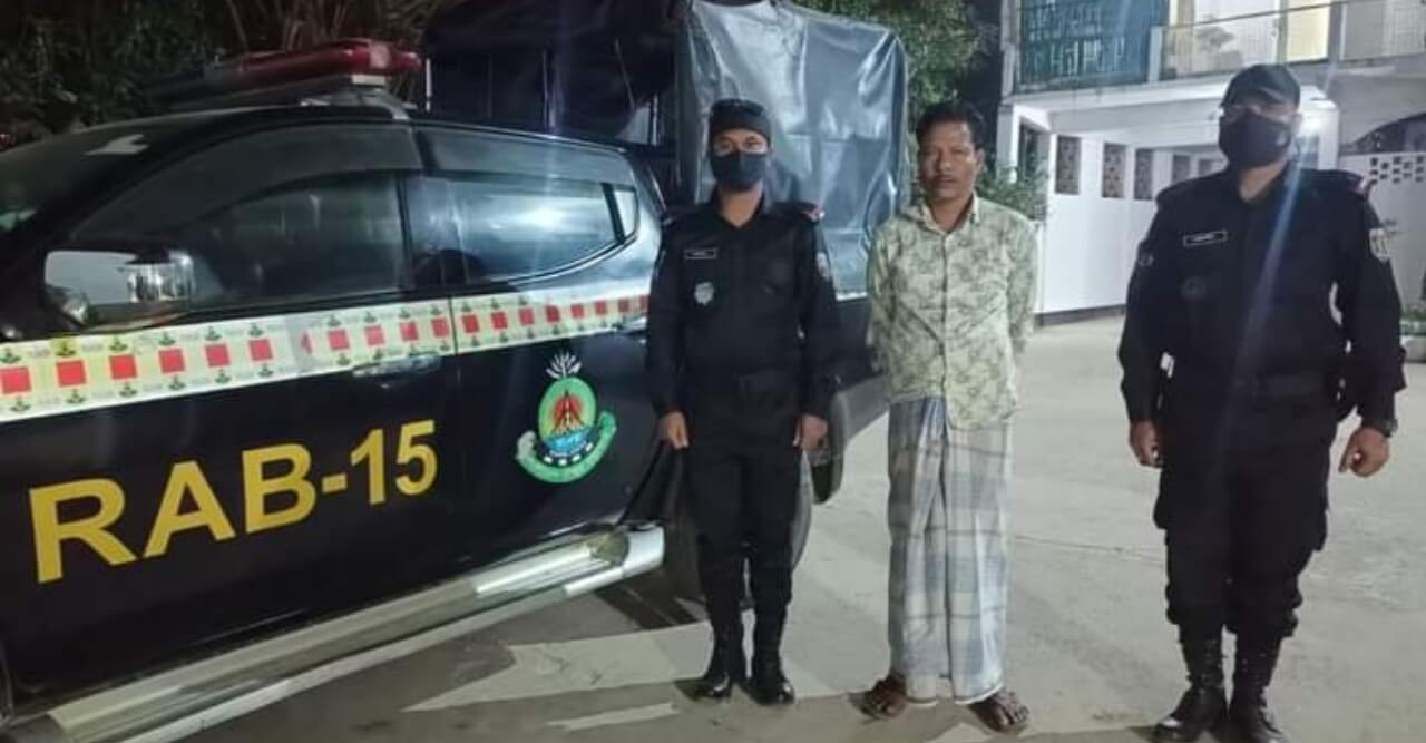 উখিয়ায় র্যাব'র অভিযানে ৪.৫ কেজি গাঁজাসহ আটক- ১