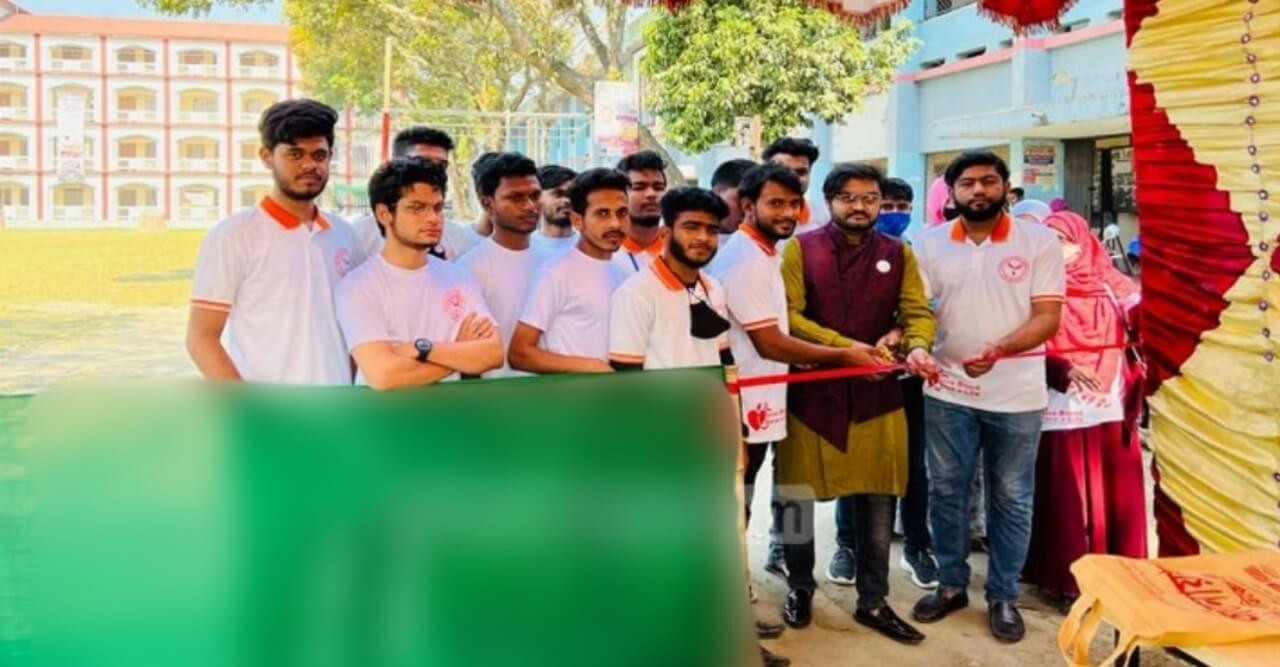 গুরুদাসপুরে ফ্রি ব্লাড গ্রুপ নির্ণয় ক্যাম্প অনুষ্ঠিত