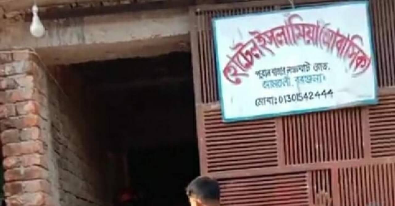 আমতলীতে আবাসিক হোটেলে রমরমা দেহ ব্যবসা, ৪ যৌনকর্মী আটক
