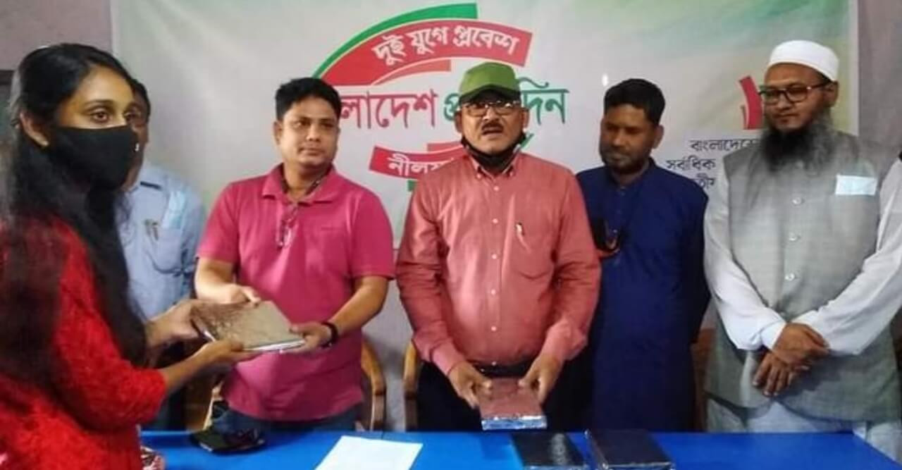 বাংলাদেশ প্রতিদিন পত্রিকার ১২ পেরিয়ে ১৩ বছরে পদার্পণ উপলক্ষে কেক কাটা ও আলোচনা সভা