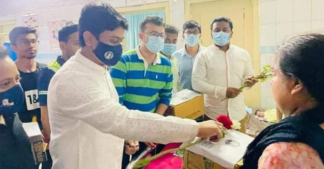 বঙ্গবন্ধুর জন্মবার্ষিকী ও জাতীয় শিশু দিবসে নবজাতকদের জন্য ছাত্রলীগের উপহার