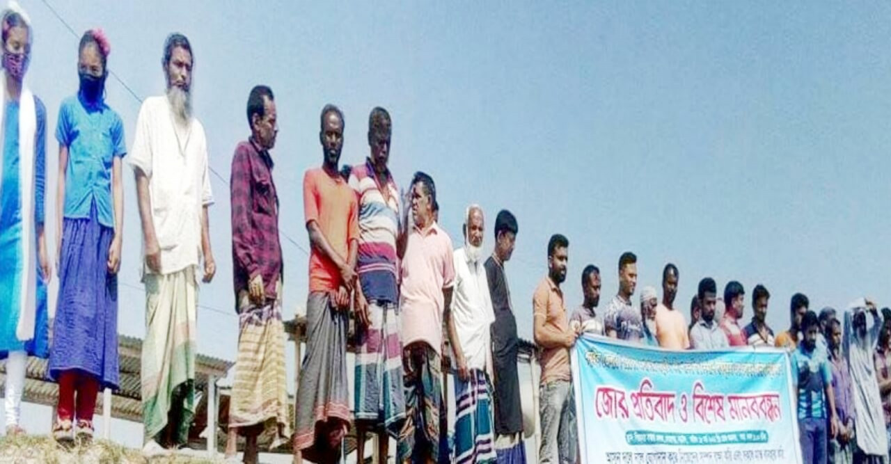 নড়াইলে মধুমতি নদীতে বাঁধ নির্মাণে গাফিলতি ও অনিয়মের প্রতিবাদ