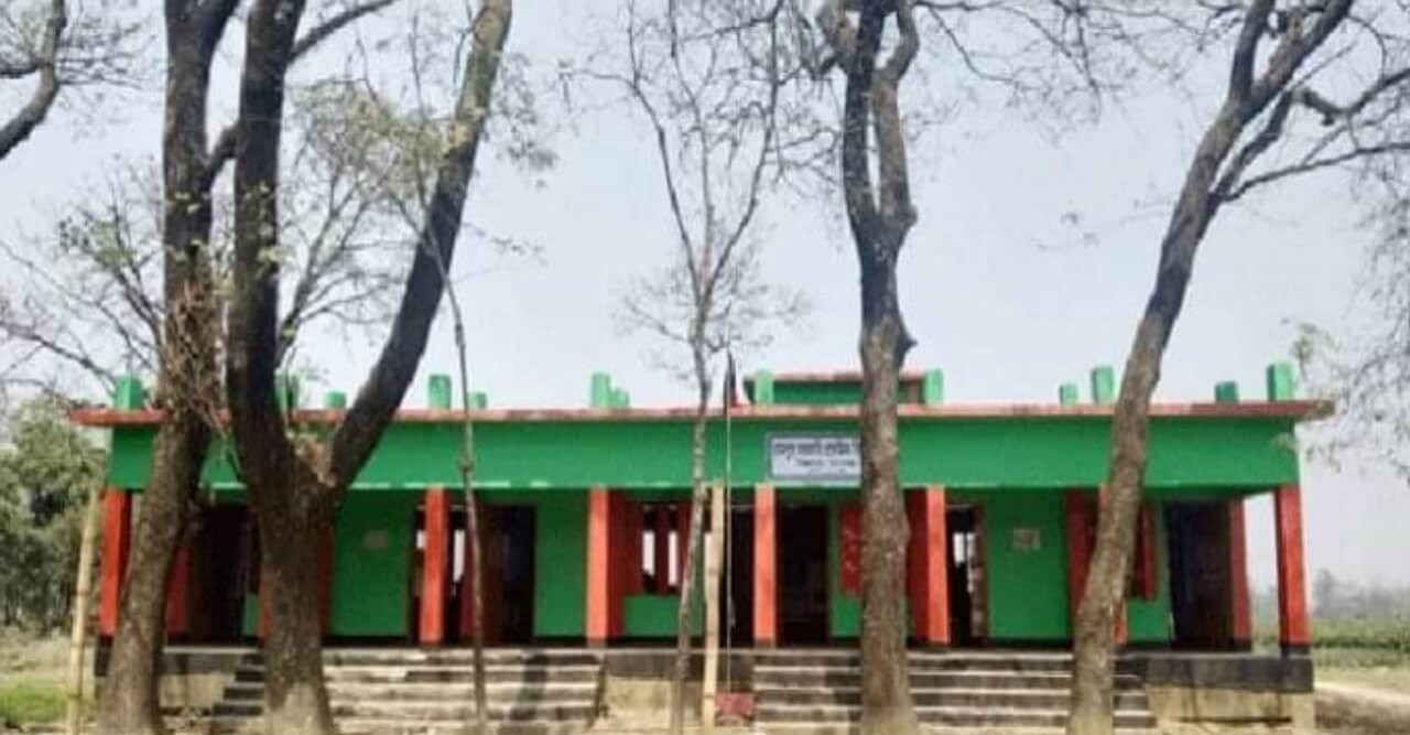 বিশ্বম্ভরপুরে বিদ্যালয়ের ভূমি নির্ধারণ না থাকায় চলে যাচ্ছে অন্যের দখলে