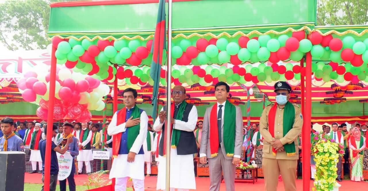 গুরুদাসপুরে মহান স্বাধীনতা দিবস ও জাতীয় দিবস পালন
