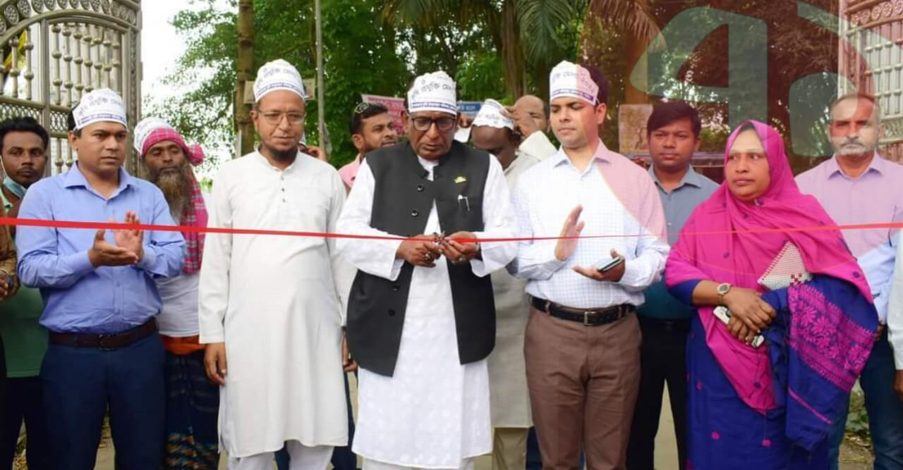 গুরুদাসপুরে কৃষি প্রযুক্তি মেলার উদ্বোধন