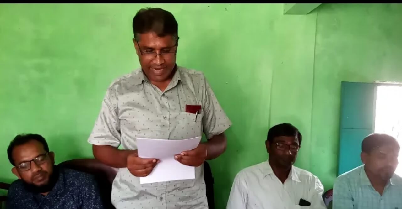 কলেজ শিক্ষকের বিরুদ্ধে রুচুহীন বানোয়াট তথ্য প্রচারের বিষয়ে সংবাদ সম্মেলন