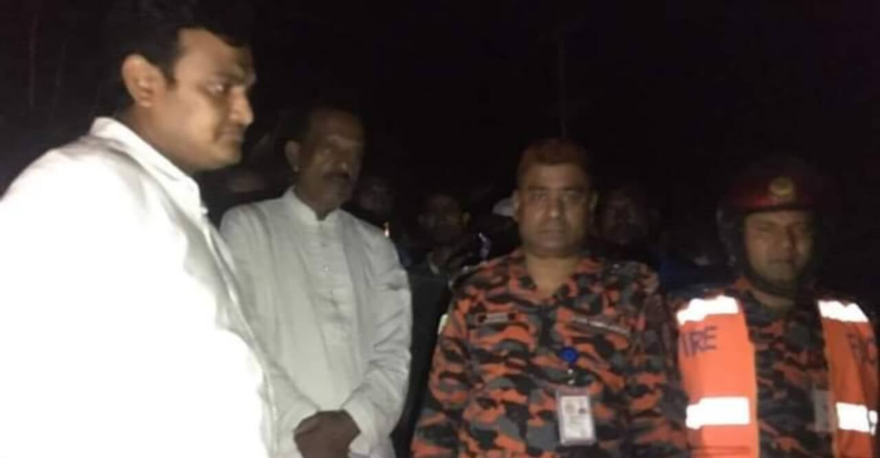 বাগেরহাটে যাত্রীবাহী বাস মাছের ঘেরে- নিহত ১, আহত ১৫