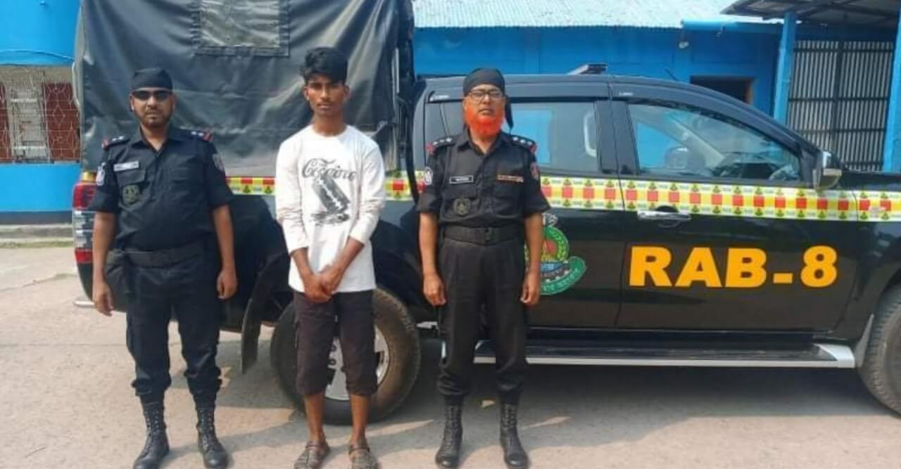 আমতলীতে র্যাবের হাতে ইয়াবা ব্যবসায়ী আটক