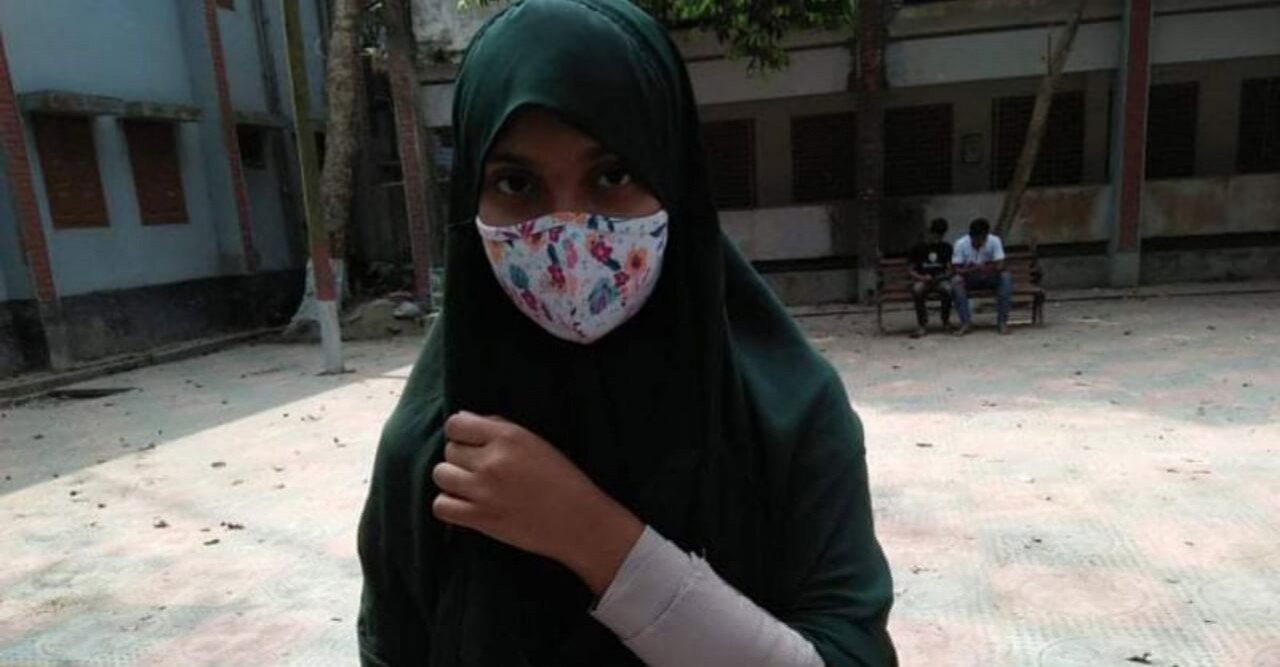 সিরাজগঞ্জে ছাত্রীকে পিটিয়ে হাত ভাঙলেন শিক্ষক!