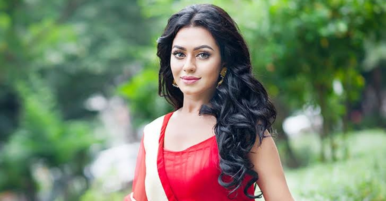 দেশে ফিরে শুটিংয়ে ফিরলেন নুসরাত ফারিয়া