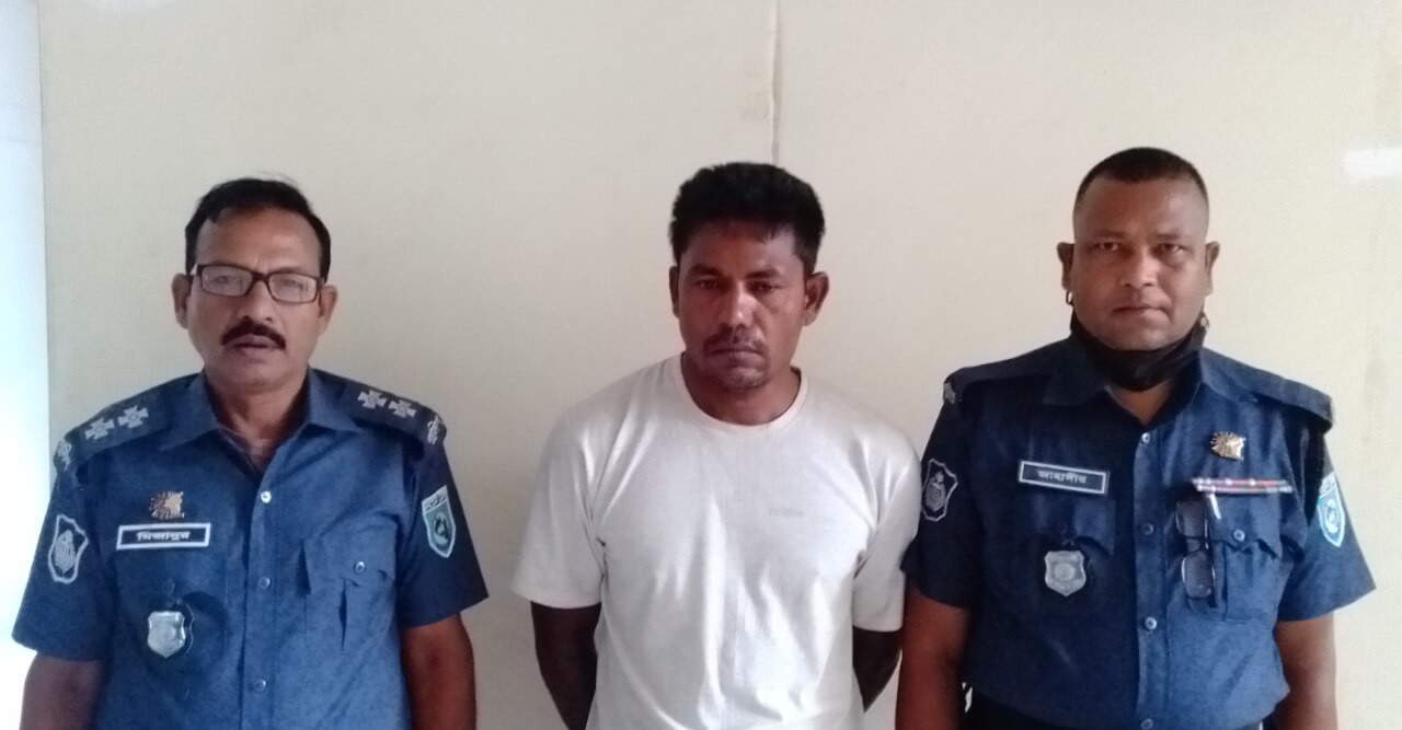 হাতীবান্ধায় স্ত্রীর পরকীয়া প্রেমের বলী স্বামী, প্রেমিক গ্রেপ্তার