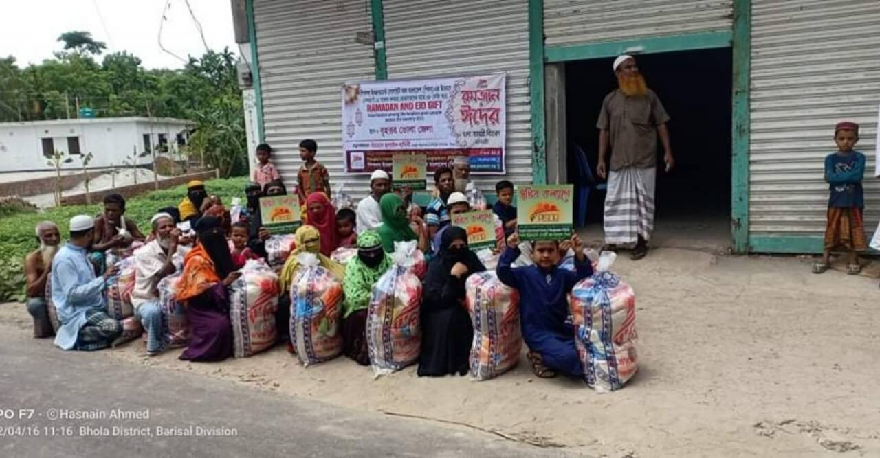 ভোলার পিপলস ইমপ্রুভমেন্ট সোসাইটি থেকে সেহরি ও ইফতার বিতরণ