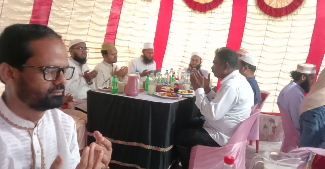 বোরহানউদ্দিনে বিদ্যুৎ সরবরাহ ওজোপাডিকো উদ্যোগ ইফতার মাহফিল