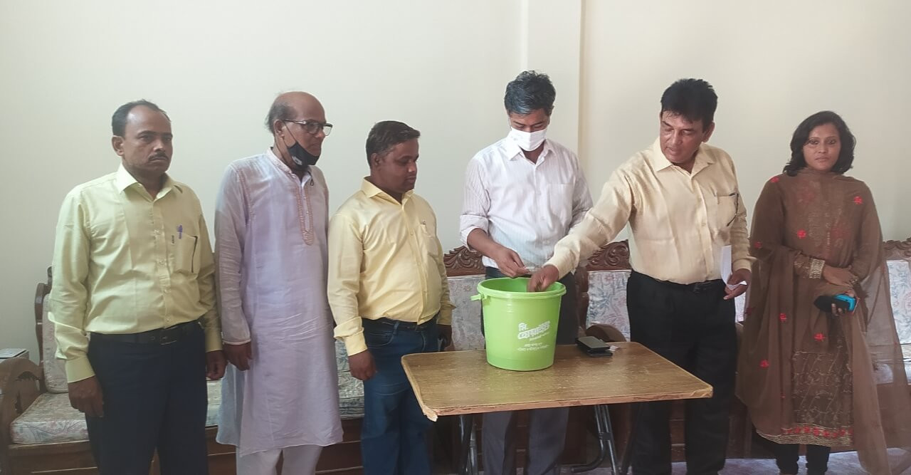 গম কিনতে লটারির মাধ্যমে কৃষক বাছাই