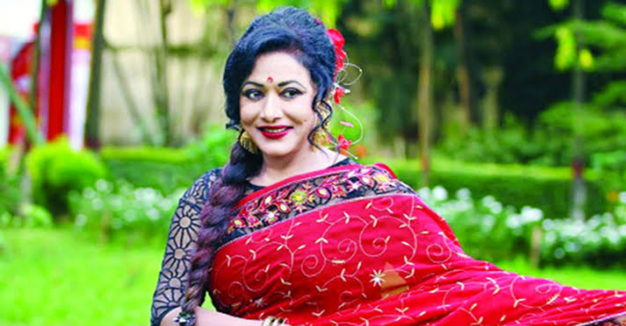 দীর্ঘ ৪০ বছর ধরে ভাত খায় না চিত্রনায়িকা রোজিনা