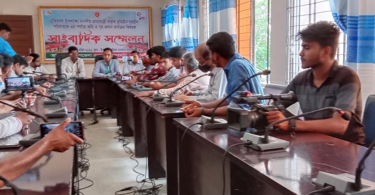 পাথরঘাটায় প্রধানমন্ত্রীর উপহার পাচ্ছেন ২১৫ জন ভূমিহীন