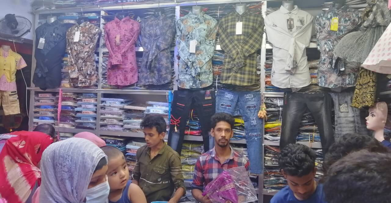 নড়াইলে ঈদকে সামনে রেখে জমজমাট বেচাকেনা