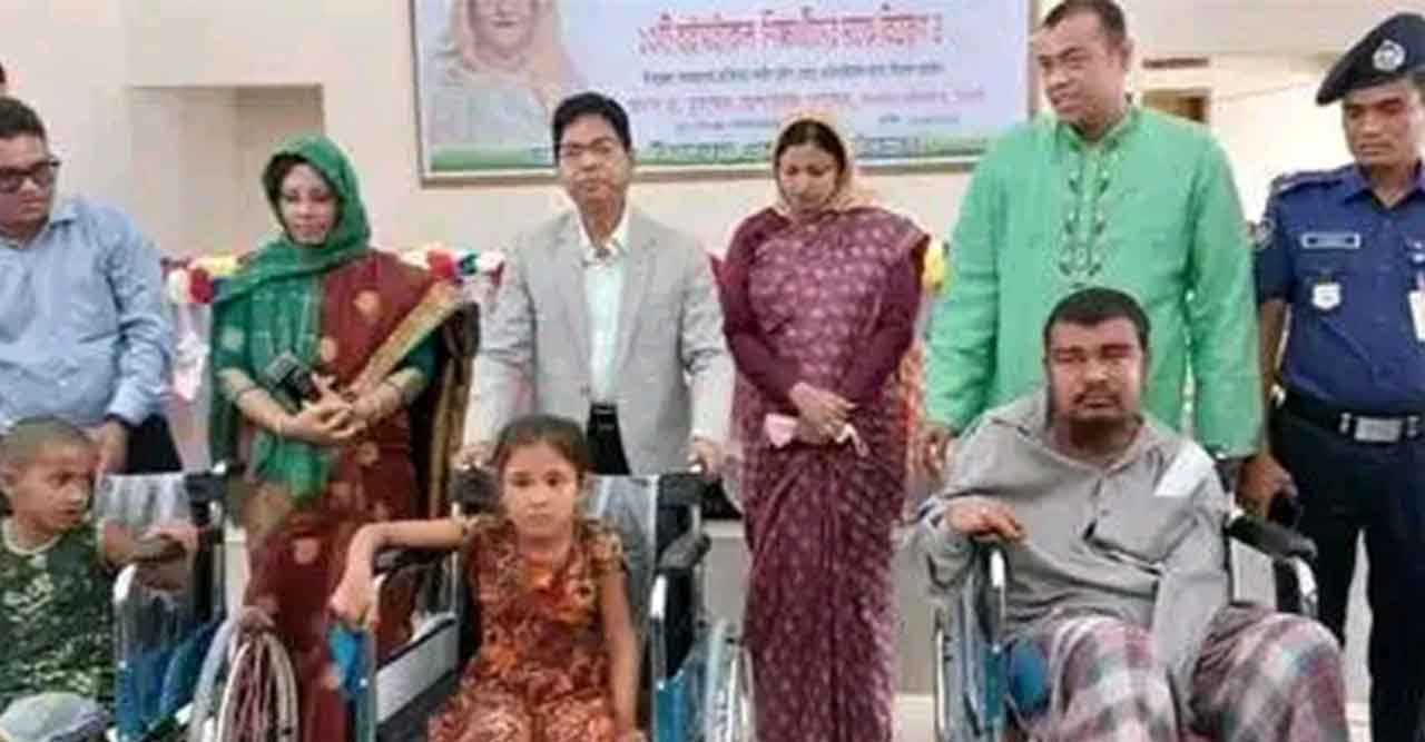 বানিয়াচংয়ে হুইল চেয়ার ও বাই সাইকেল বিতরণ