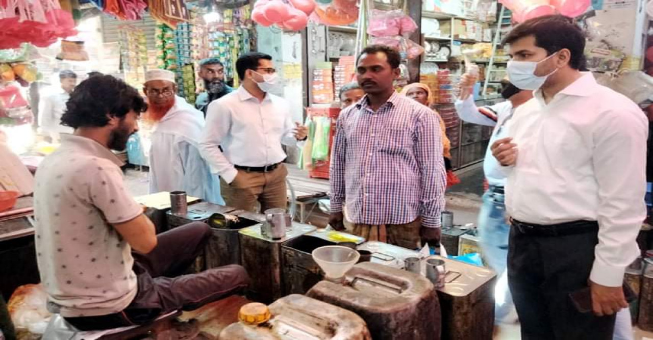 গুরুদাসপুরে ৩ মুদি দোকানিকে জরিমানা