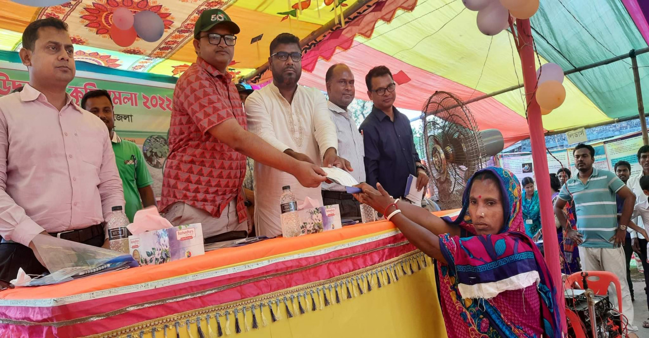 কয়রায় উদ্ভাবনী কৃষি মেলা